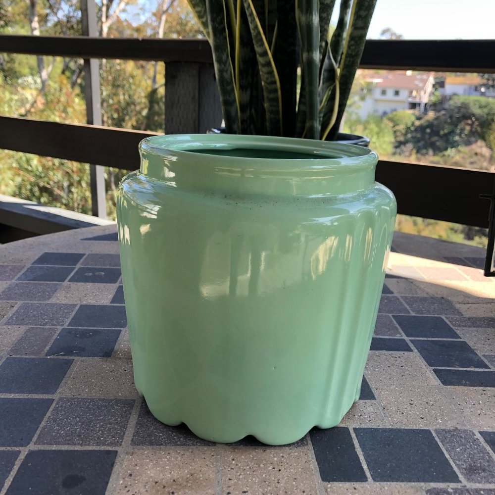 Round Lime Green Flower Pot/Planter